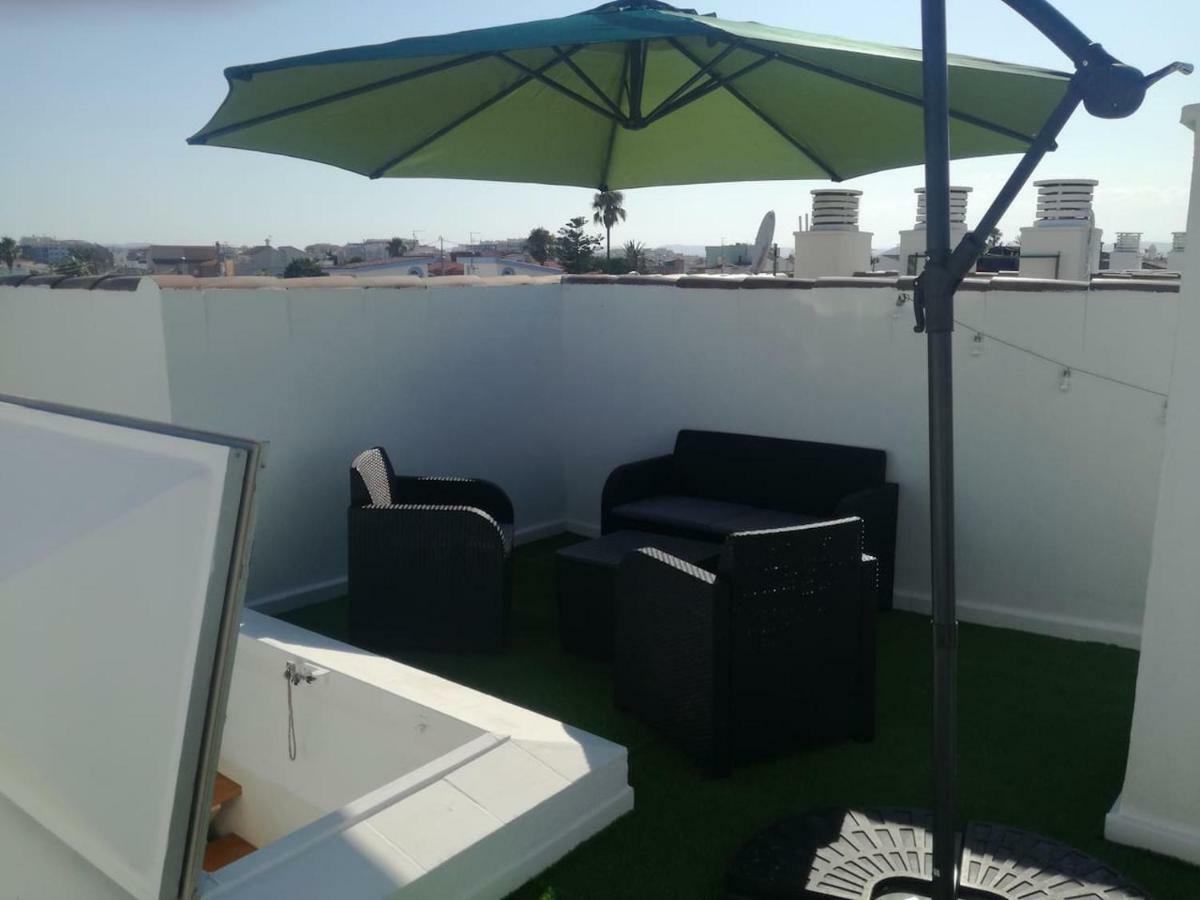 Apartamento con terraza privada y piscinas Vinarós Exterior foto